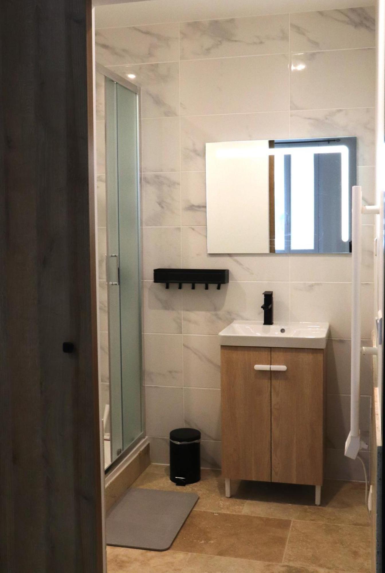 Superbes Appartements Modernes Et Neufs Bagnols-sur-Cèze Extérieur photo
